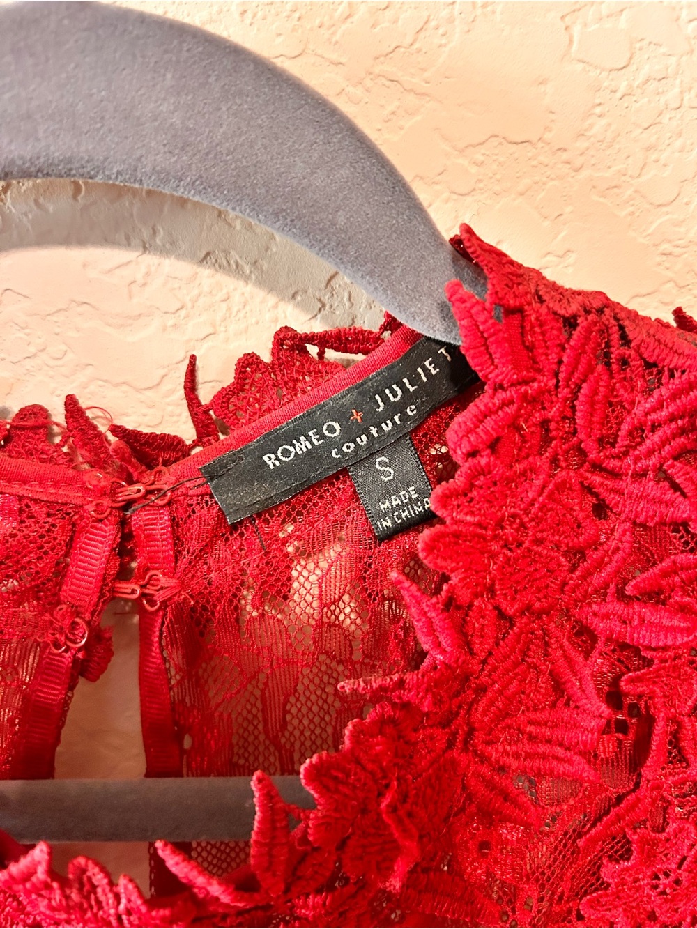 Romeo & Juliet Couture Red Floral Lace Mini Dress - Picture 2 of 3